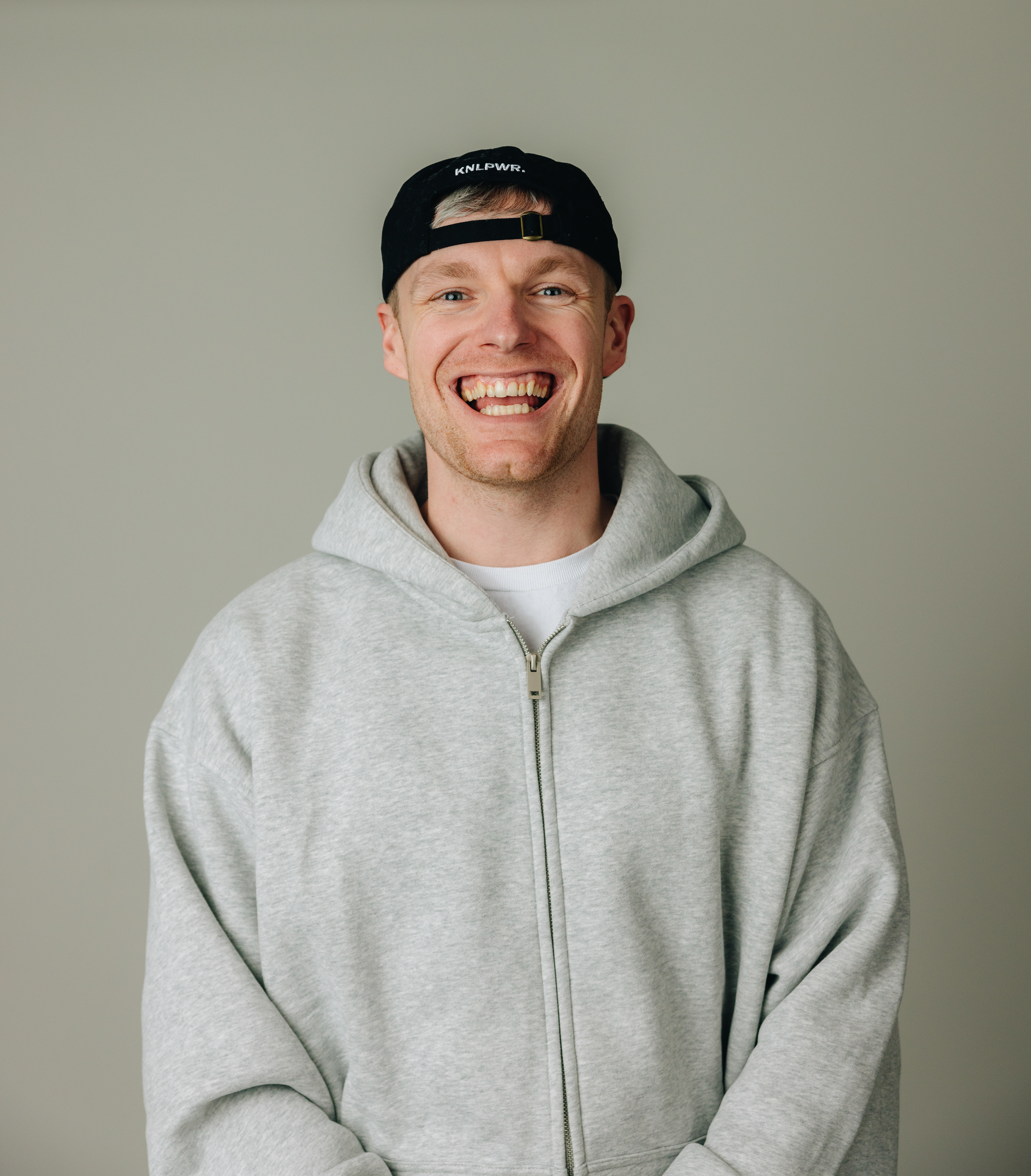 Enzo Knol
